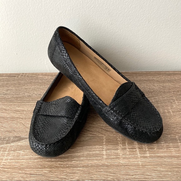 Vionic Shoes - VIONIC Black Larrun Snakeskin Print Loafers 8